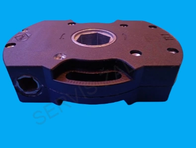 Manuální převodovka 1:11 32 kg s čepem 13x13 mm černá
