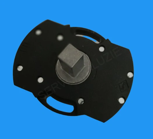 Manuální převodovka 1:8 22 kg s čepem 13x13 mm černá